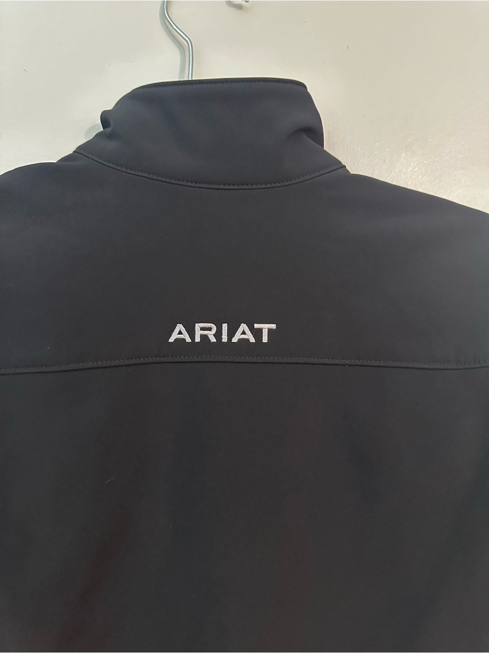 NWOT ARIAT BOYS' 2.0 SOFTSHELL
PERFORMANCE STRETCH JACKET - Picture 9 of 12